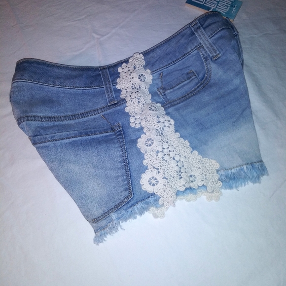 Denim high rise shorts - Picture 2 of 6